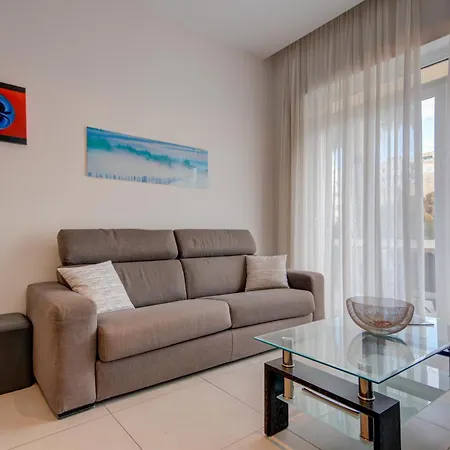 St Julian's 2br Terrace With Private Jacuzzi Apartment