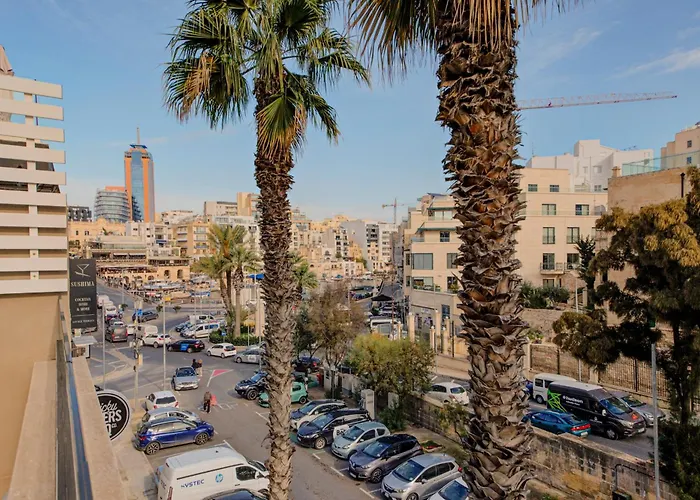 St Julian's 2br Terrace With Private Jacuzzi