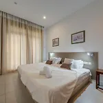 Apartman St Julian's 2br Terrace With Private Jacuzzi San Ġiljan