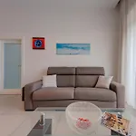 St Julian's 2br Terrace With Private Jacuzzi Apartman