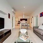 Apartman St Julian's 2br Terrace With Private Jacuzzi San Ġiljan