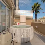 St Julian's 2br Terrace With Private Jacuzzi