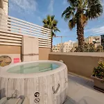 St Julian's 2br Terrace With Private Jacuzzi Apartman San Ġiljan