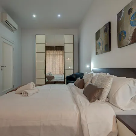 Daire St Julian's 2br Terrace With Private Jacuzzi *