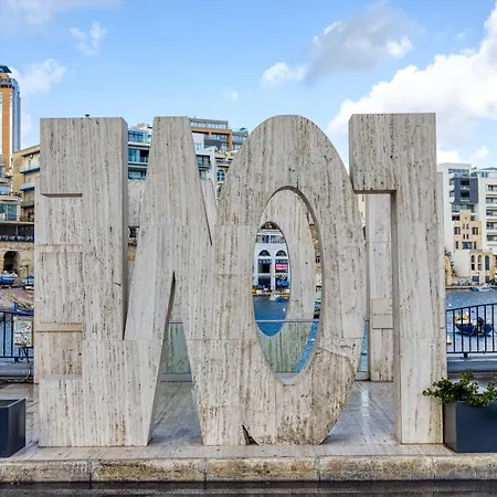 St Julian's 2br Terrace With Private Jacuzzi سانت جوليان