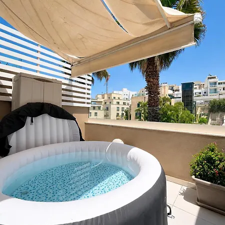 St Julian's 2br Terrace With Private Jacuzzi