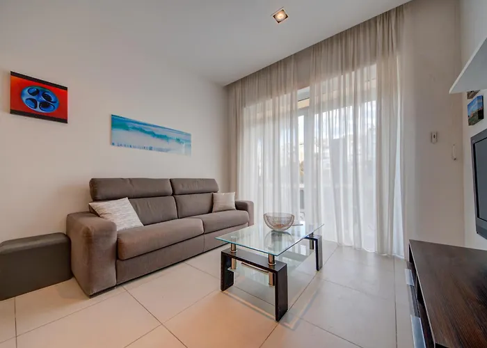 St Julian's 2br Terrace With Private Jacuzzi شقة سانت جوليان