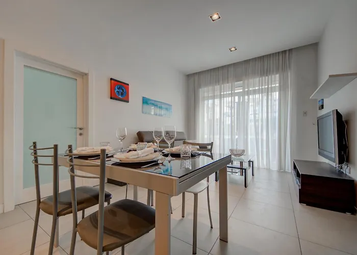 St Julian's 2br Terrace With Private Jacuzzi شقة سانت جوليان