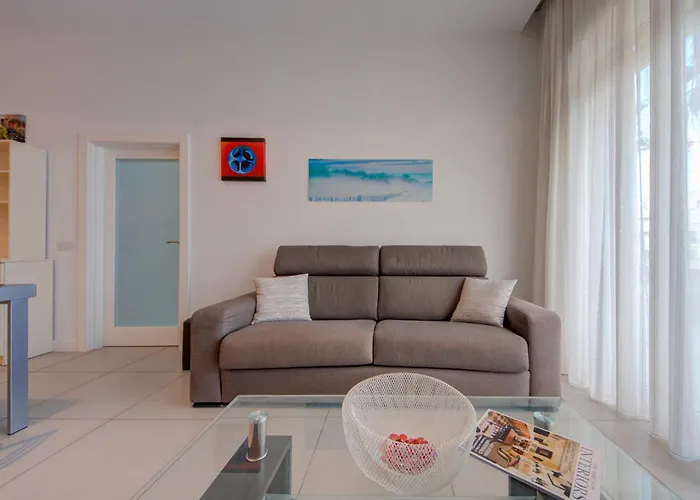 St Julian's 2br Terrace With Private Jacuzzi شقة