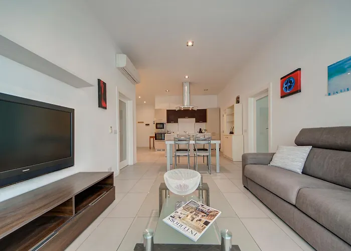 St Julian's 2br Terrace With Private Jacuzzi * سانت جوليان