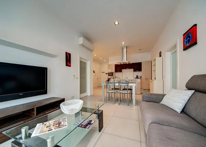 St Julian's 2br Terrace With Private Jacuzzi شقة