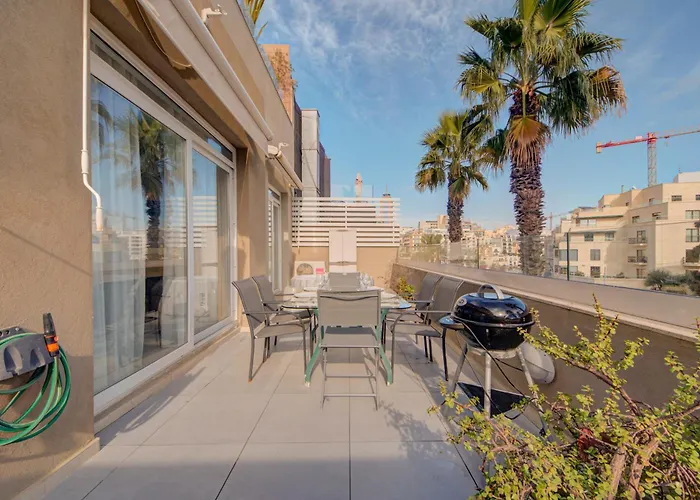 St Julian's 2br Terrace With Private Jacuzzi شقة *