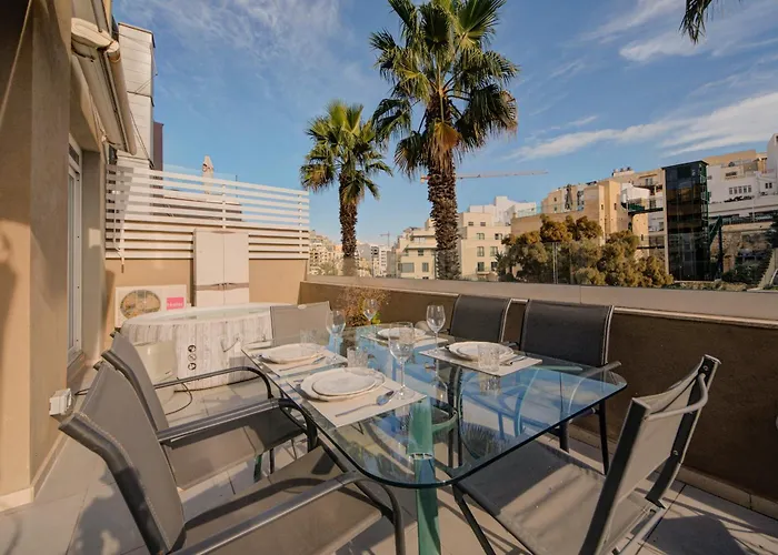 St Julian's 2br Terrace With Private Jacuzzi سانت جوليان