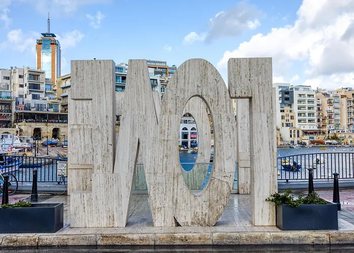 St Julian's 2br Terrace With Private Jacuzzi سانت جوليان