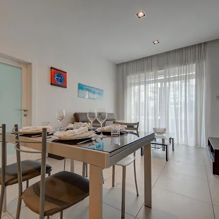 St Julian's 2br Terrace With Private Jacuzzi アパート Saint Julian's