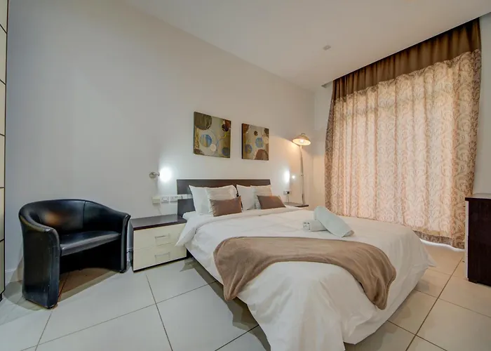 Apartment St Julian's 2br Terrace With Private Jacuzzi San Ġiljan
