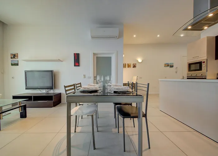 St Julian's 2br Terrace With Private Jacuzzi Apartment