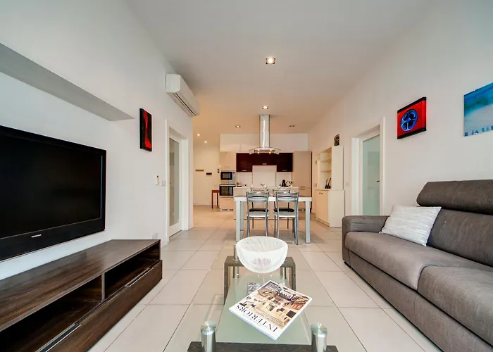 Apartment St Julian's 2br Terrace With Private Jacuzzi San Ġiljan